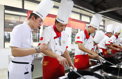 ���ڽ�ѧ����