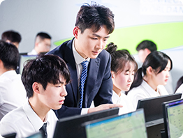 ����ʵ������