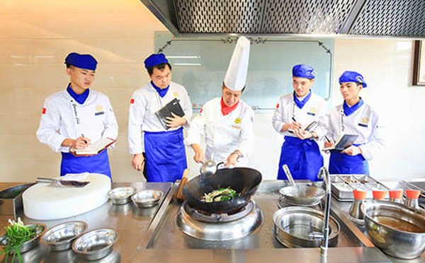 �����¶������ѧУУ԰����